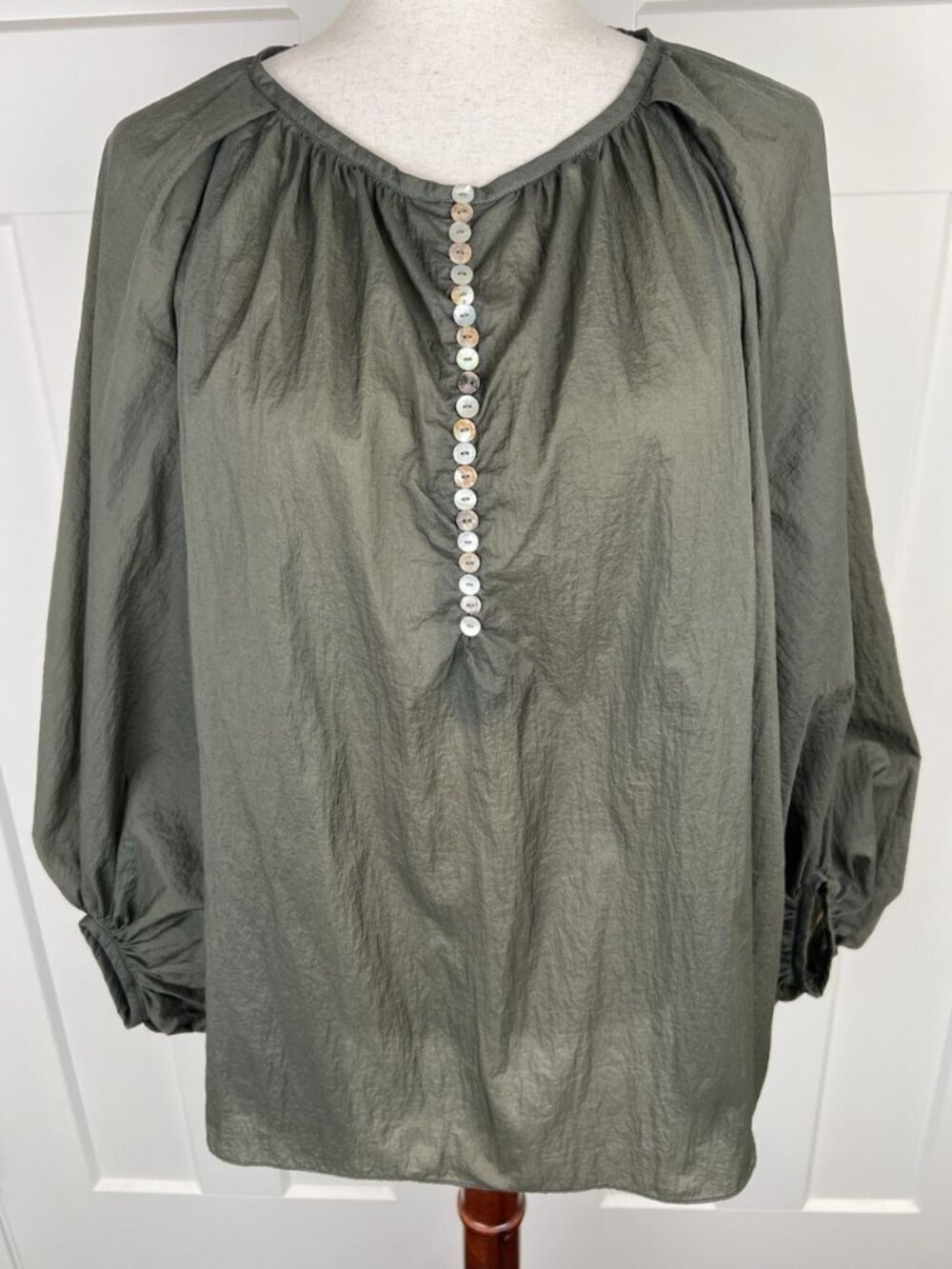 Deveaux New York Blouse M Olive Green Sheer Dolman Balloon Sleeve Oversized